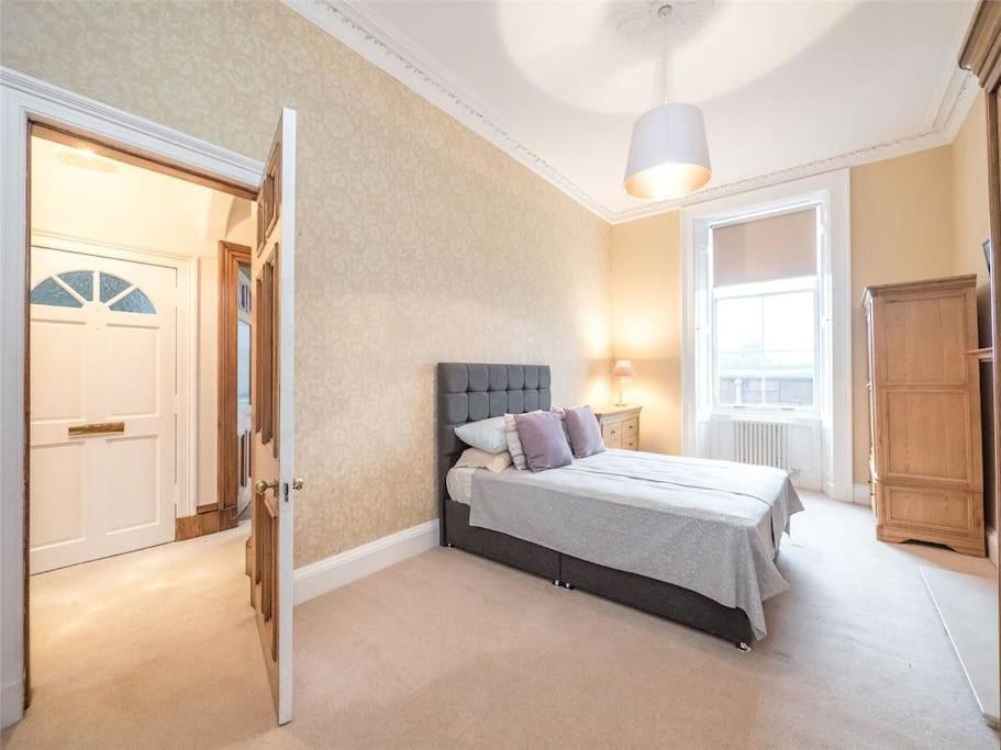 Beautiful & Bright 2 Bed Flat Murrayfield EDI Kültér fotó