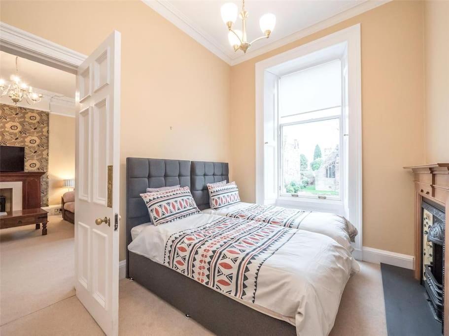 Beautiful & Bright 2 Bed Flat Murrayfield EDI Kültér fotó